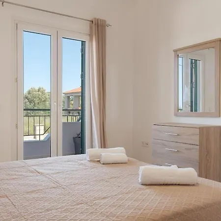 Spiros House Апартаменты Свороната