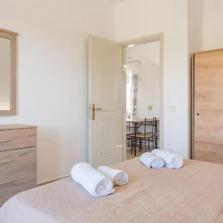 Spiros House Апартаменты *