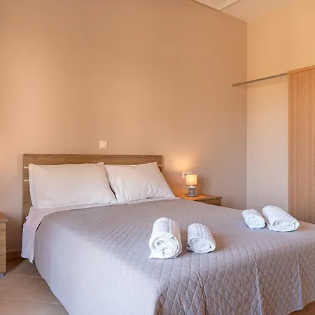 Апартаменты Spiros House Свороната