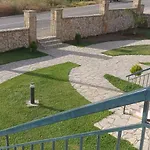 Spiros House * Zvoronáta