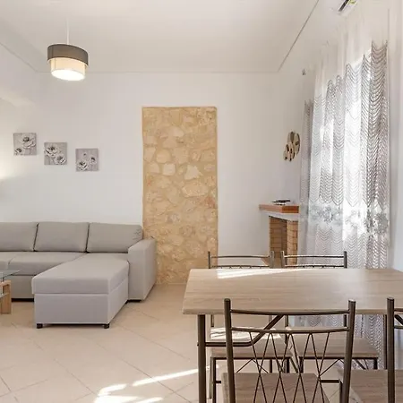 Апартаменты Spiros House