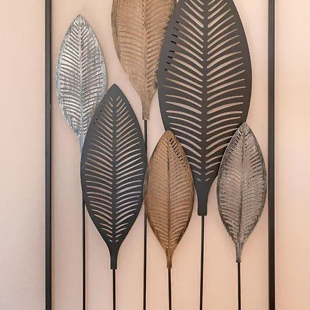 Spiros House Свороната