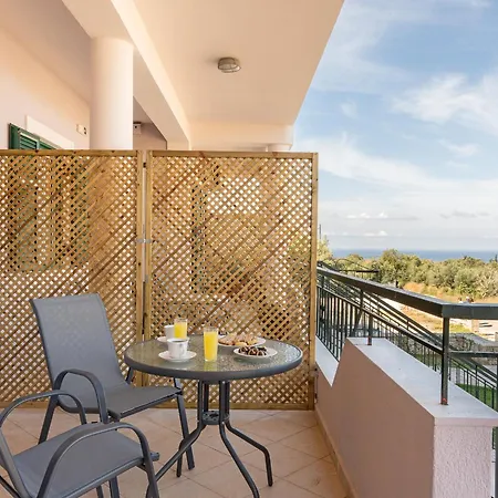 Spiros House Апартаменты