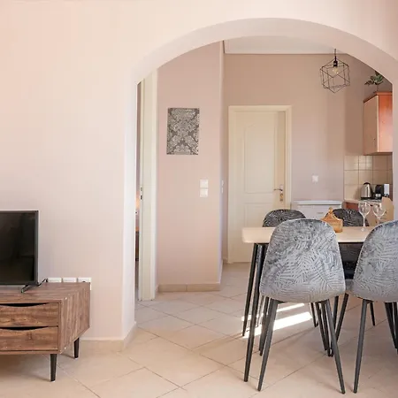 Апартаменты Spiros House *